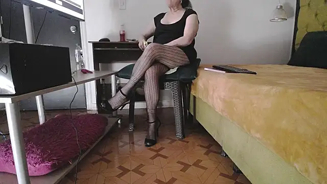 LADY-IN-BLACK online show from February 10, 2026, 4:39 pm