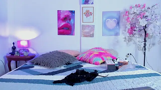 tyra bankss  online show from October 7, 2025, 6:42 pm