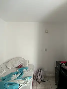 Snapshot of Miagomezx chatting on February 27, 2026, 4:29 pm Miagomezx online show from February 27, 2026, 4:29 pm