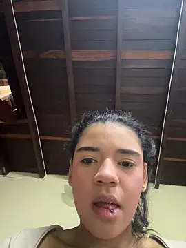 Snapshot of Miagomezx chatting on December 15, 2025, 10:15 pm Miagomezx online show from December 15, 2025, 10:15 pm