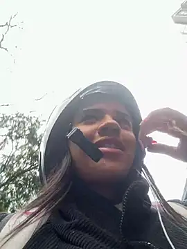 Snapshot of Miagomezx chatting on March 2, 2026, 9:33 pm Miagomezx online show from March 2, 2026, 9:33 pm