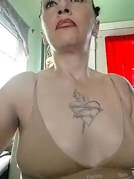 Dirtywhitebitch5150 online show from September 17, 2025, 5:37 pm