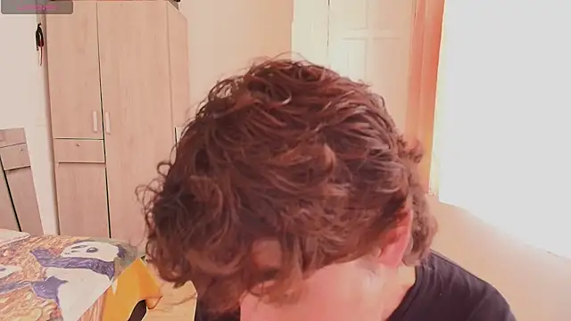 Nude Boy18 online show from September 12, 2025, 4:18 pm