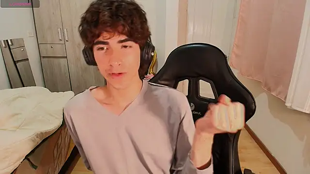 Nude Boy18 online show from September 13, 2025, 4:23 am