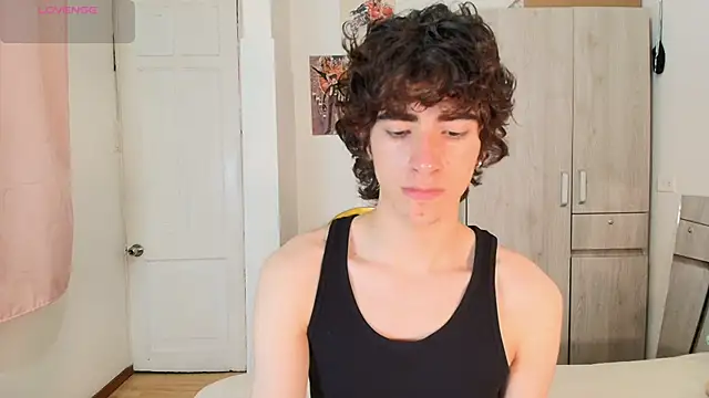 Nude Boy18 online show from November 17, 2025, 11:09 pm