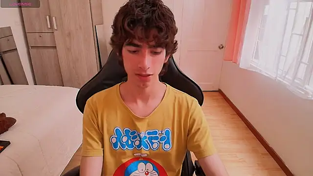 Nude Boy18 online show from September 16, 2025, 9:27 pm