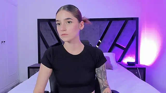 CarlySommers online show from October 4, 2025, 4:58 am