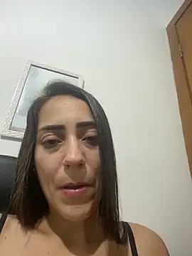 lucioliveira online show from February 11, 2026, 12:54 am
