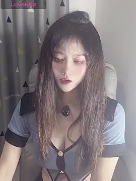 annacc999 online show from September 26, 2025, 2:24 pm