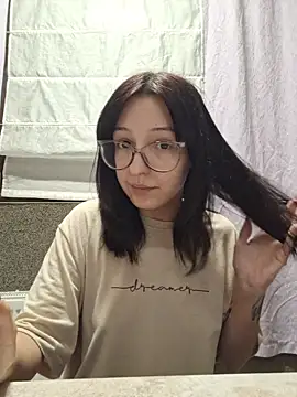 AllexyAle online show from April 19, 2026, 9:39 pm