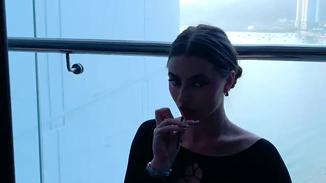 Snapshot of Sienna_Voss chatting on March 2, 2026, 11:33 pm Sienna Voss online show from March 2, 2026, 11:33 pm