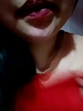 XoiXoi232 online show from March 4, 2026, 9:39 am