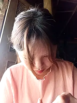 XoiXoi232 online show from October 13, 2025, 1:29 am