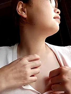 XoiXoi232 online show from November 7, 2025, 8:41 am