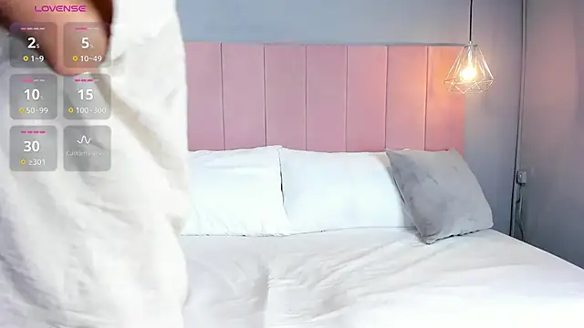 Cloe Black online show from September 18, 2025, 4:37 am