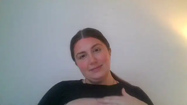 Snapshot of CherryJuneExperience chatting on December 19, 2025, 2:30 pm CherryJuneExperience online show from December 19, 2025, 2:30 pm