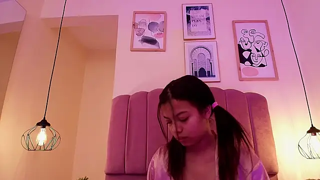 Isabelgh  online show from November 28, 2025, 3:39 am