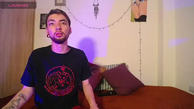 dark  nymph online show from March 17, 2026, 5:10 am