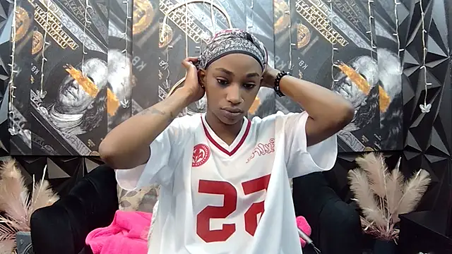 Lilmisbaddyxxx online show from October 13, 2025, 6:09 pm