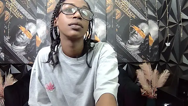 Lilmisbaddyxxx online show from October 7, 2025, 5:36 pm