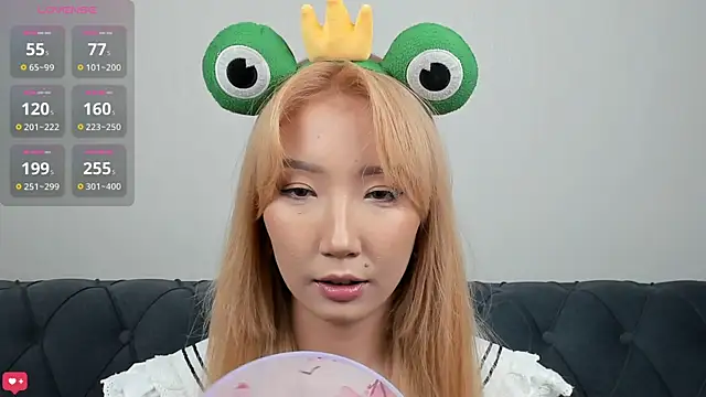 Snapshot of Yume_ko chatting on September 12, 2025, 11:43 am Yume ko online show from September 12, 2025, 11:43 am