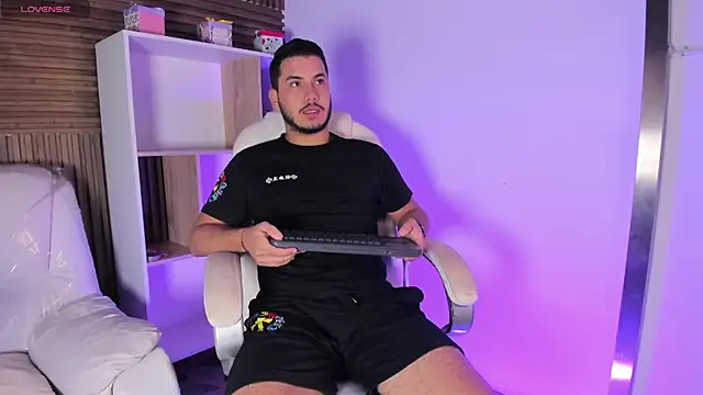 Axel grey  online show from October 14, 2025, 12:28 pm