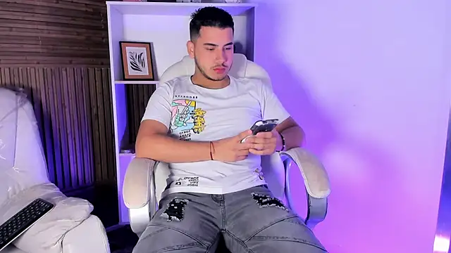 Axel grey  online show from December 4, 2025, 12:15 pm