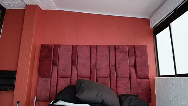 LilithVibe  online show from December 15, 2025, 1:50 pm