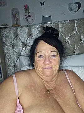 Snapshot of Angeldelightt chatting on October 30, 2025, 10:39 pm Angeldelightt online show from October 30, 2025, 10:39 pm