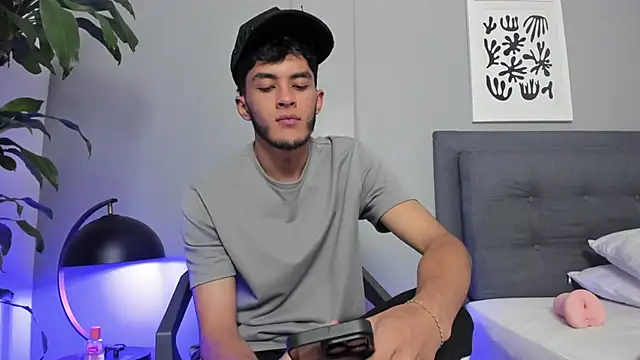 Tylerffoxx online show from May 23, 2026, 9:03 pm