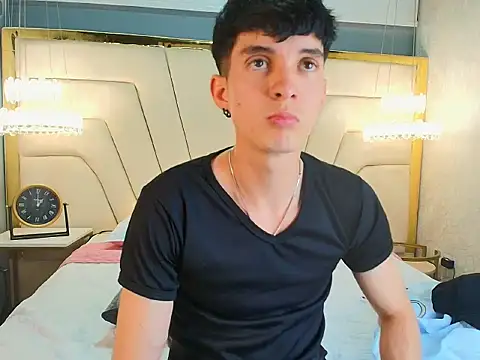 Jheampiiero online show from April 23, 2026, 8:54 pm