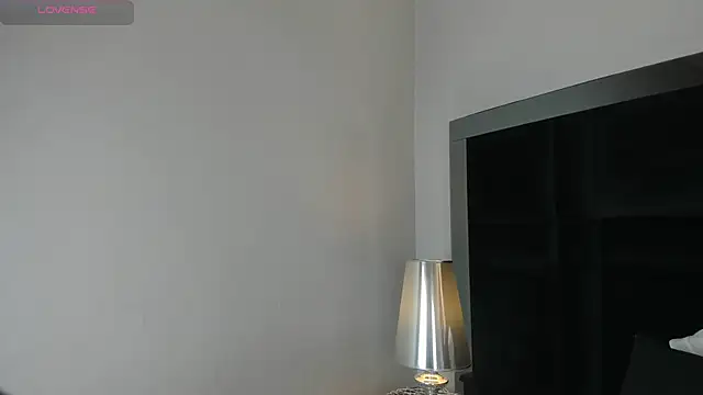 CarolineLee  online show from February 28, 2026, 10:42 pm