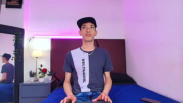 Snapshot of Ashton_Myers chatting on September 23, 2025, 7:32 pm Ashton Myers online show from September 23, 2025, 7:32 pm