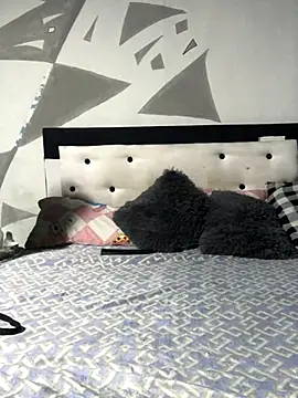 veronica and bryan online show from September 17, 2025, 5:20 am