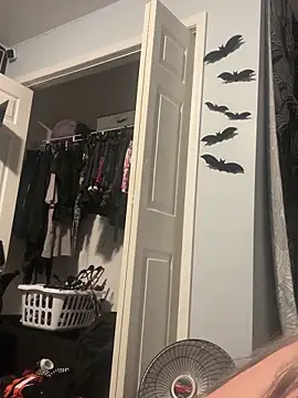 Paige Turner online show from December 18, 2025, 1:22 am