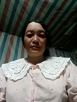 Snapshot of Bliss_rose chatting on September 18, 2025, 11:19 pm Bliss rose online show from September 18, 2025, 11:19 pm