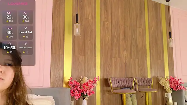 MilaLavson online show from November 9, 2025, 5:11 am