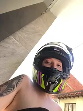 Paulina-Wells online show from November 2, 2025, 8:14 pm