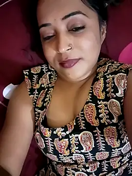 Snapshot of Hotbhabi305 chatting on January 18, 2026, 6:55 pm Hotbhabi305 online show from January 18, 2026, 6:55 pm