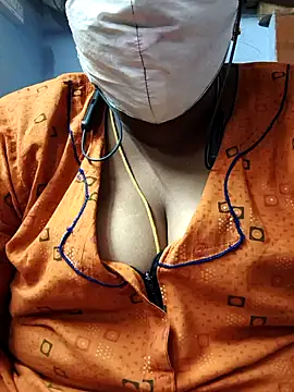 TAMIL ELAKKIYA online show from December 14, 2025, 5:40 pm