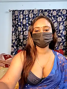 Cute-lusi online show from March 25, 2026, 6:40 pm