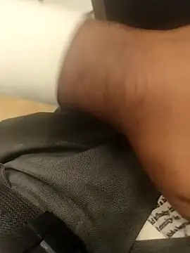 Snapshot of hotboy43339 chatting on February 12, 2026, 9:20 am hotboy43339 online show from February 12, 2026, 9:20 am