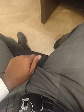 hotboy43339 online show from June 12, 2026, 10:35 am