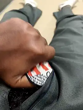 Snapshot of hotboy43339 chatting on February 5, 2026, 9:54 pm hotboy43339 online show from February 5, 2026, 9:54 pm