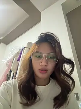 LanySylvia online show from April 3, 2026, 6:53 am