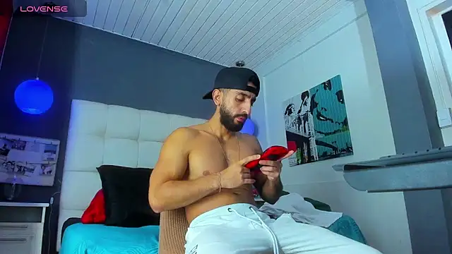 Yiyo10  online show from February 3, 2026, 6:22 am