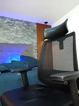 Snapshot of damian_bull chatting on September 27, 2025, 9:10 pm damian bull online show from September 27, 2025, 9:10 pm