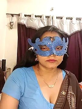 Snapshot of MEERAcle chatting on February 13, 2026, 4:29 pm MEERAcle online show from February 13, 2026, 4:29 pm