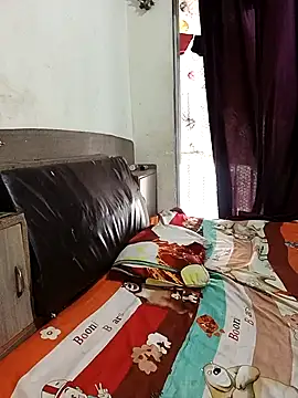 Snapshot of MEERAcle chatting on February 21, 2026, 7:54 am MEERAcle online show from February 21, 2026, 7:54 am