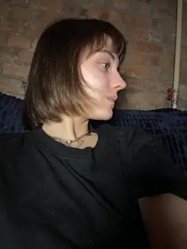 Only April online show from December 3, 2025, 8:52 pm